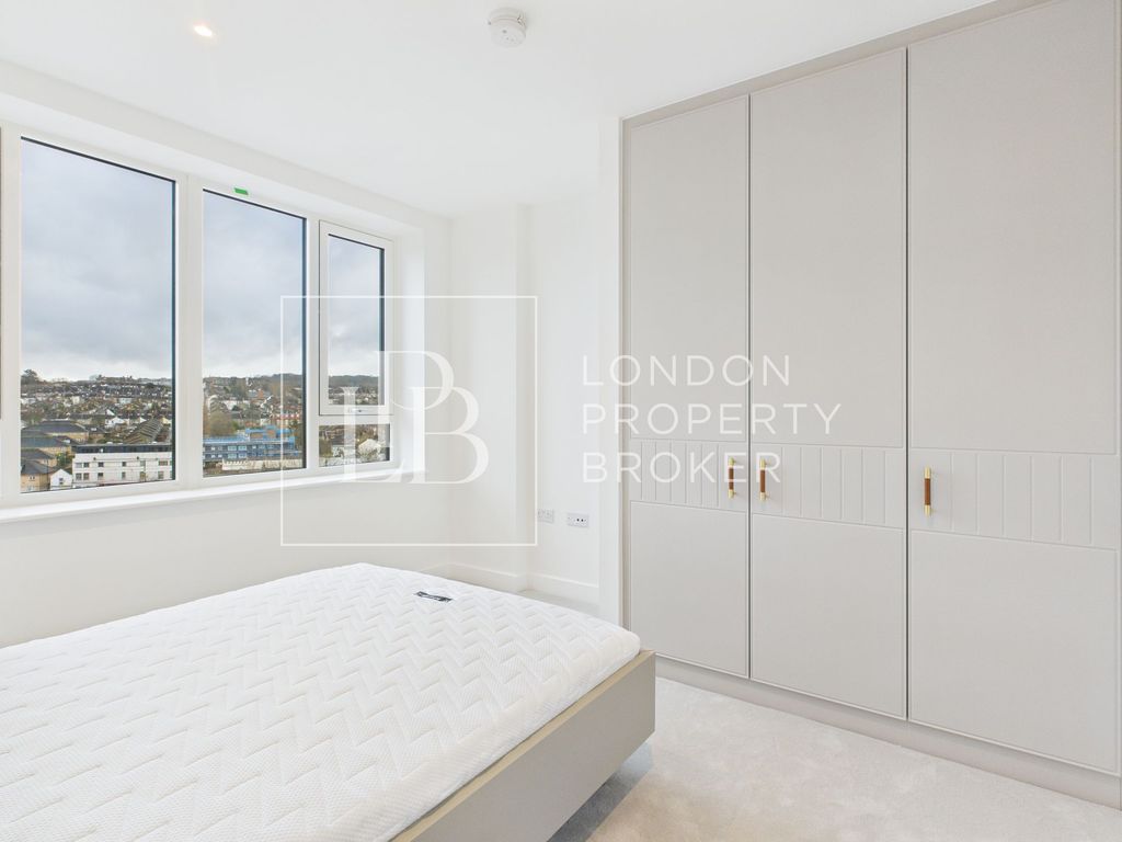 Property photo 3 of 11