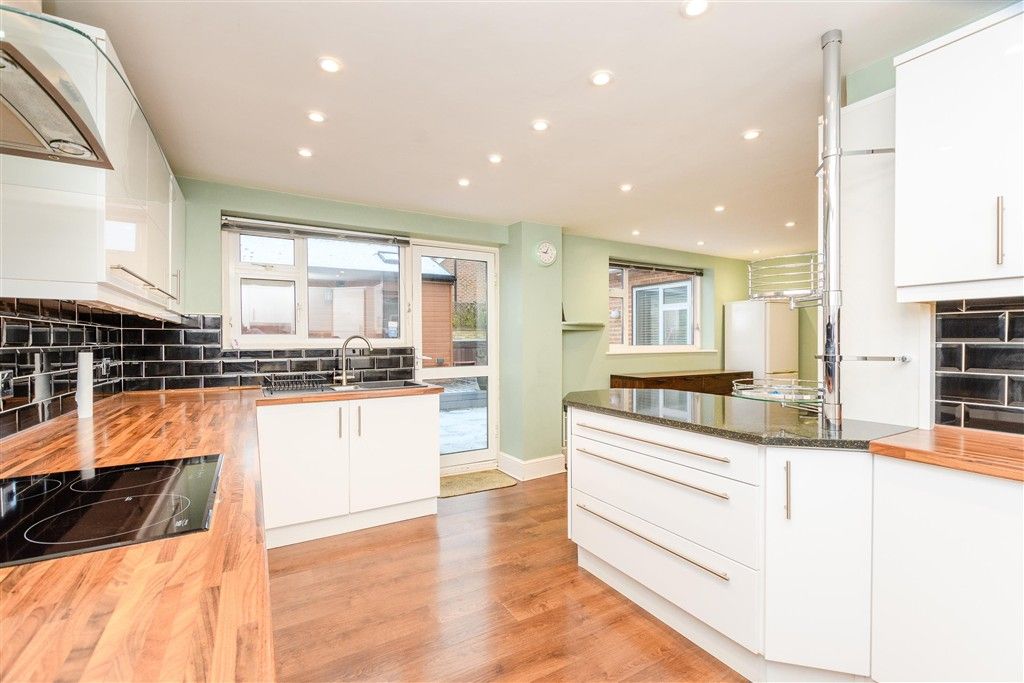 Property photo 3 of 15 Kitchen/Diner