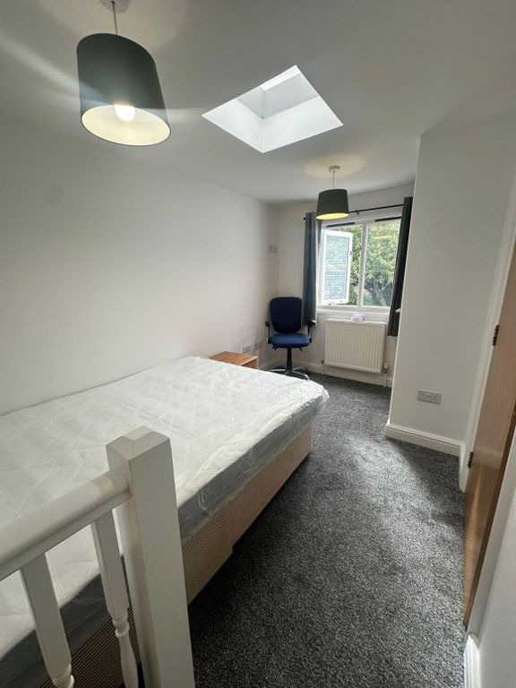 Property photo 1 of 11 Room 3 Bedroom.Jpg