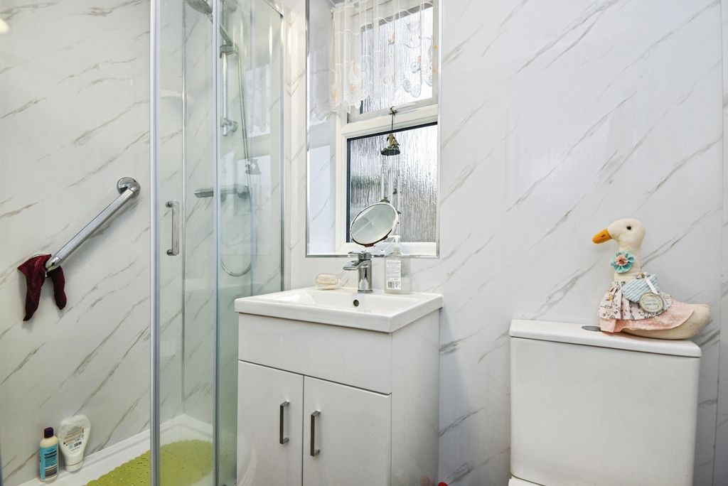 Property photo 3 of 17 Photo