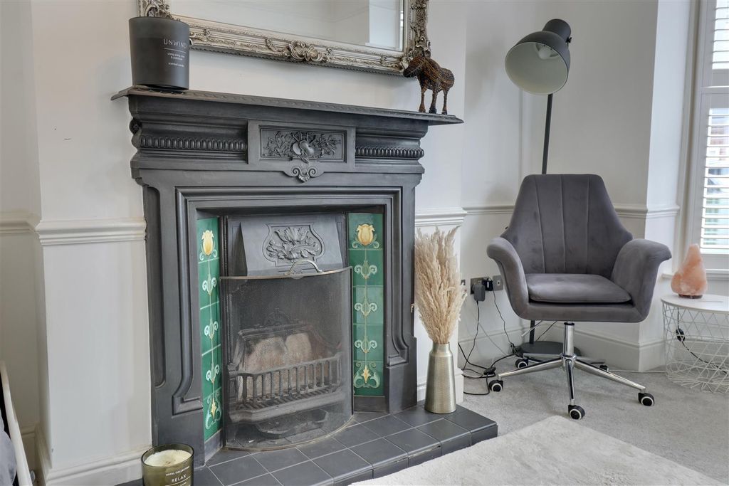 Property photo 3 of 25 304D0A87-A61A-4952-9A29-469B8A20F303_1_201_A.Jpeg