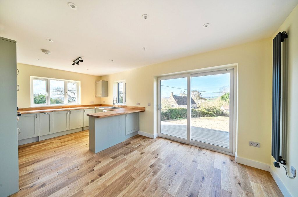 Property photo 1 of 20 Kitchen/Dining Area