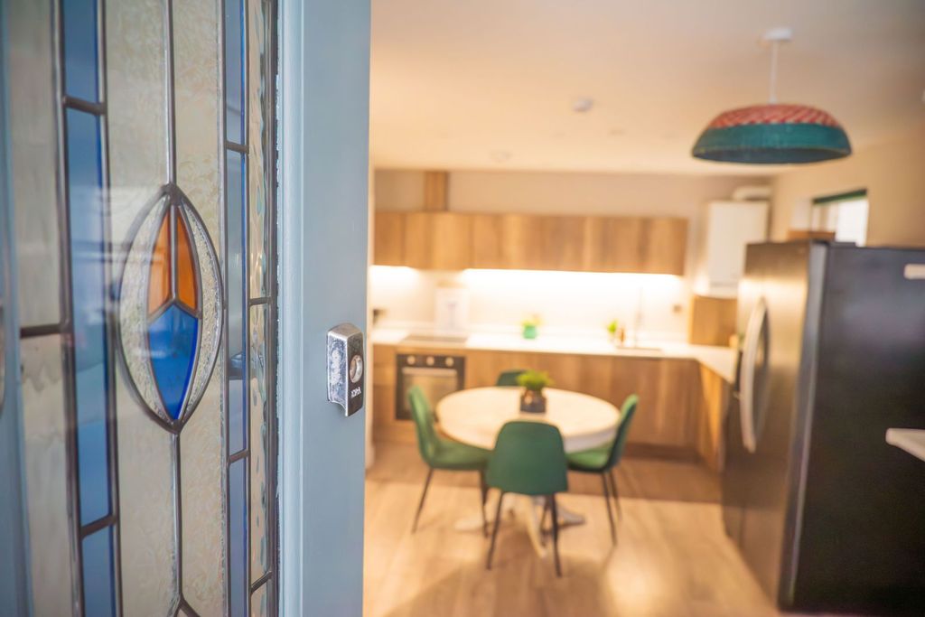 Property photo 3 of 25