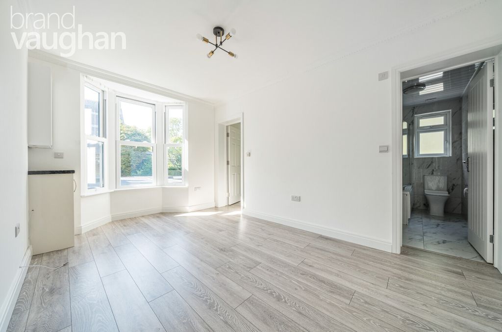 Property photo 3 of 9 ba68Fd7F-c25c-472...