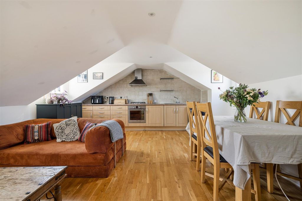 Property photo 3 of 19 0R7A0121.Jpg