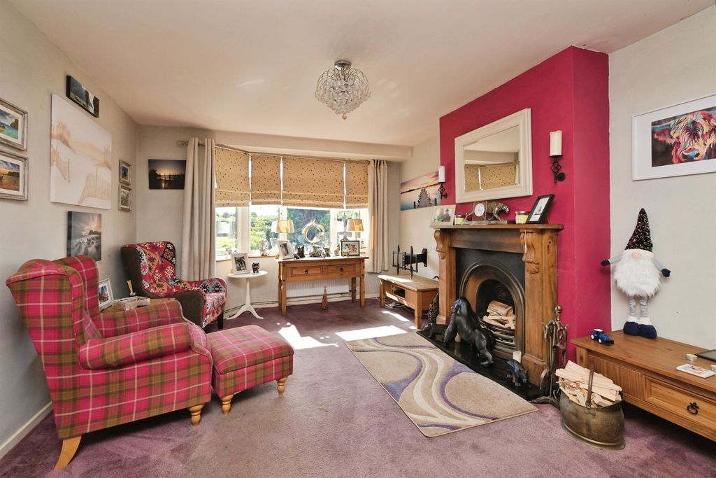 Property photo 3 of 16