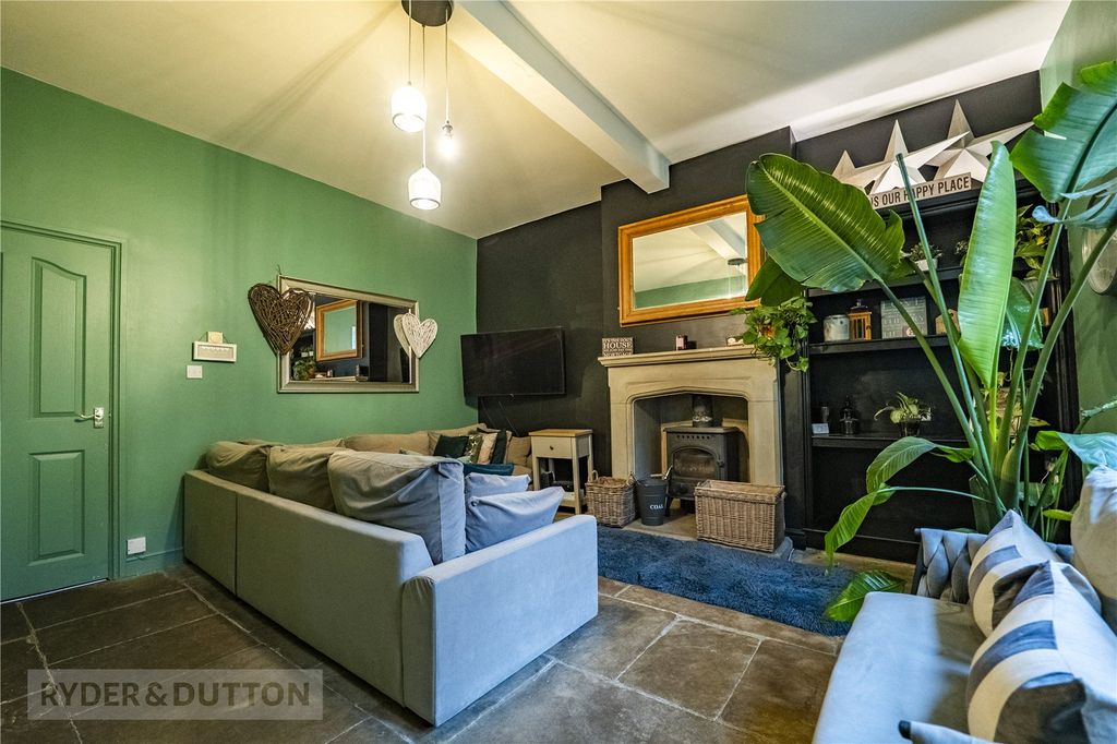 Property photo 3 of 32 Sitting Room