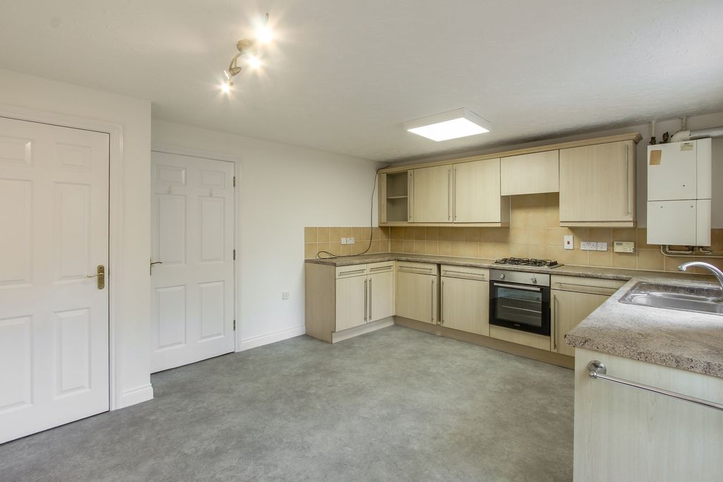 Property photo 3 of 17 Kitchen Diner A