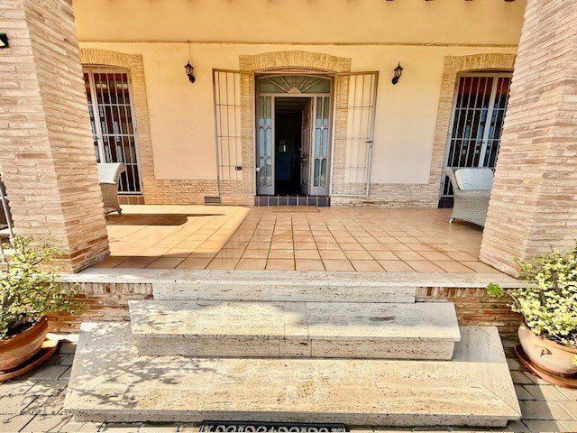 Property photo 2 of 49