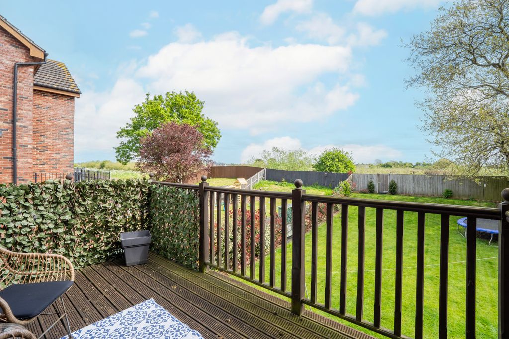 Property photo 3 of 17 Balcony