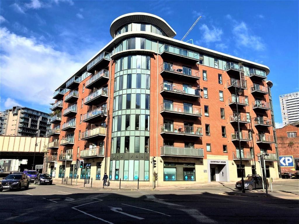 Property photo 1 of 10 Barnfield House