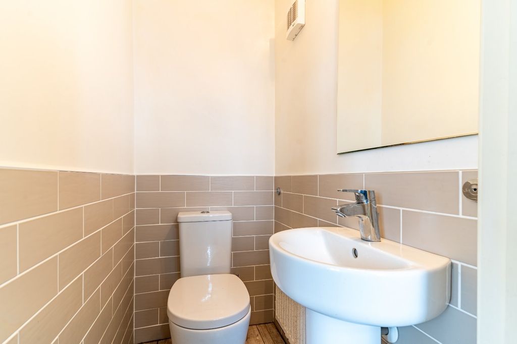 Property photo 3 of 22 Picture No. 02