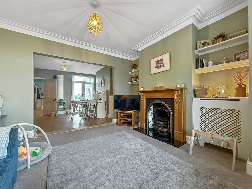 Property photo 2 of 28