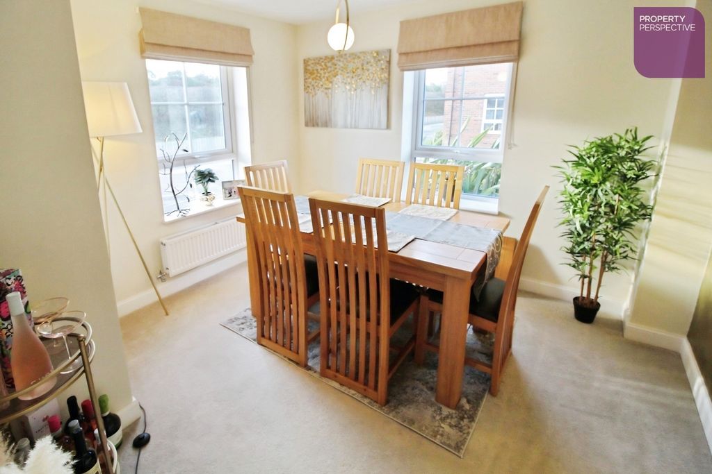 Property photo 3 of 16 Dining Room