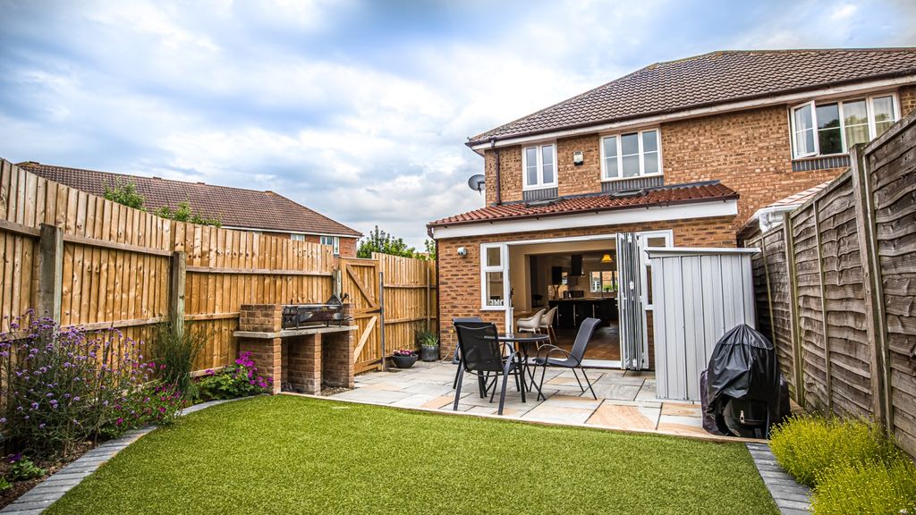 Property photo 3 of 11 Garden