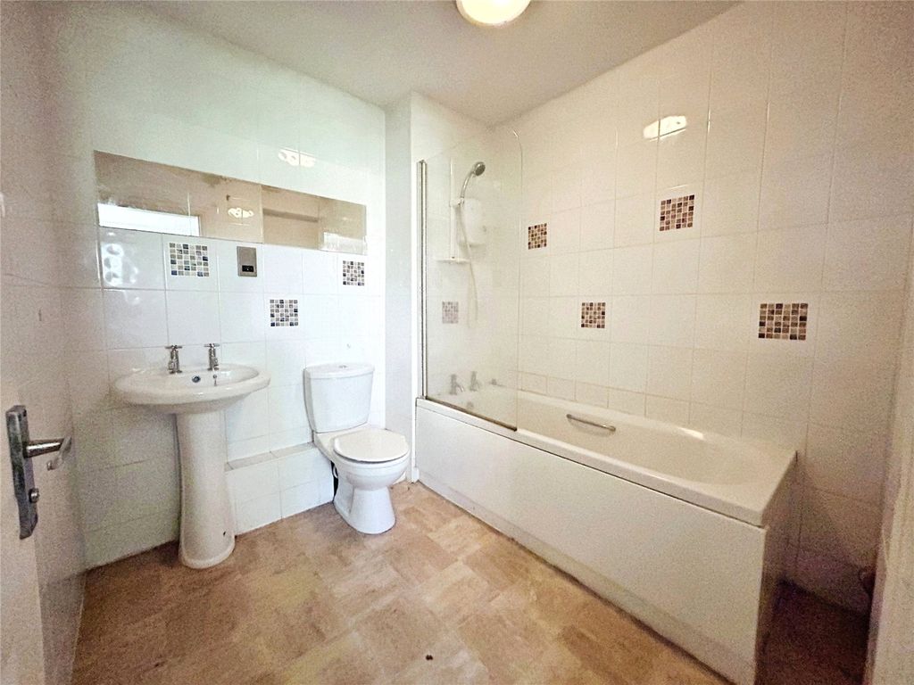 Additional image 12 of 2 bed flat for saleThe Manor House, 68 Moorside Avenue, Crosland Moor, Huddersfield HD4