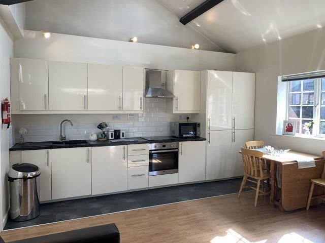 Property photo 2 of 5 Q5Vjbtoymeagbkqs13Dccw.Jpg