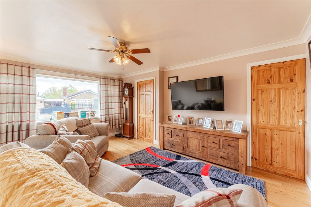 Property photo 3 of 28 Picture No. 08