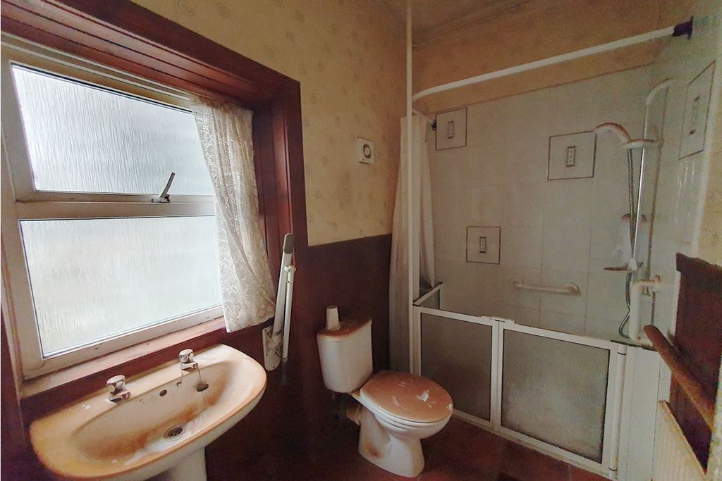 Property photo 3 of 9