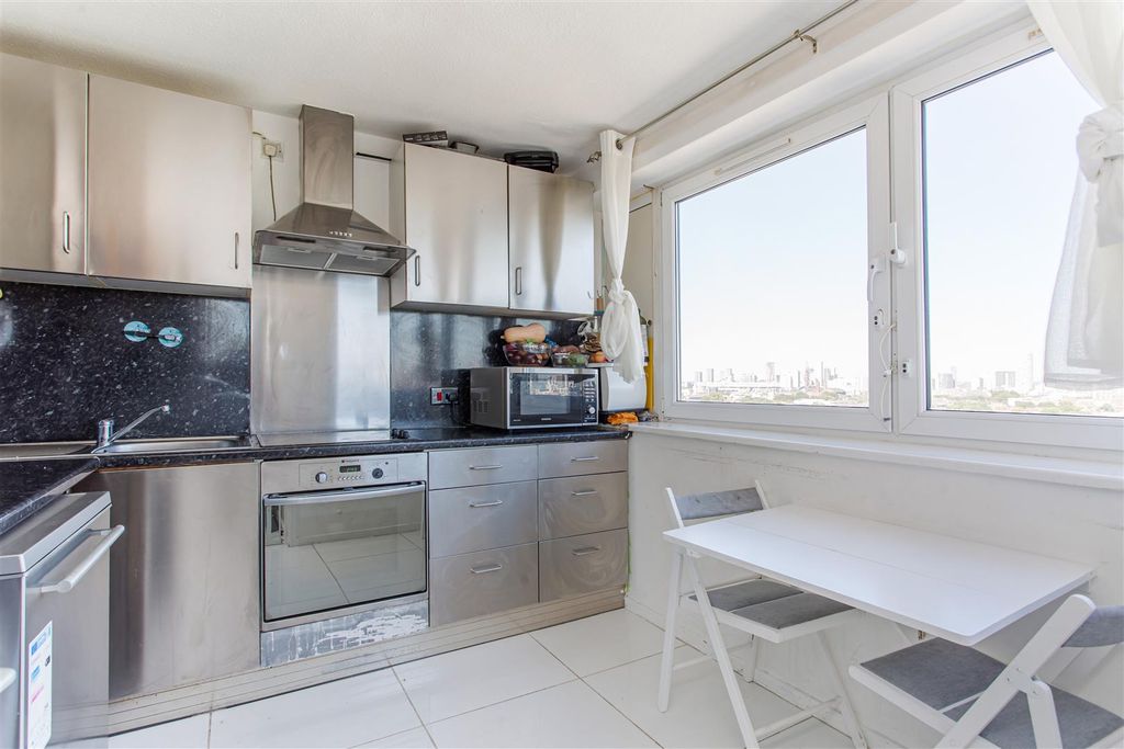 Property photo 2 of 9 Eat-In Kitchen