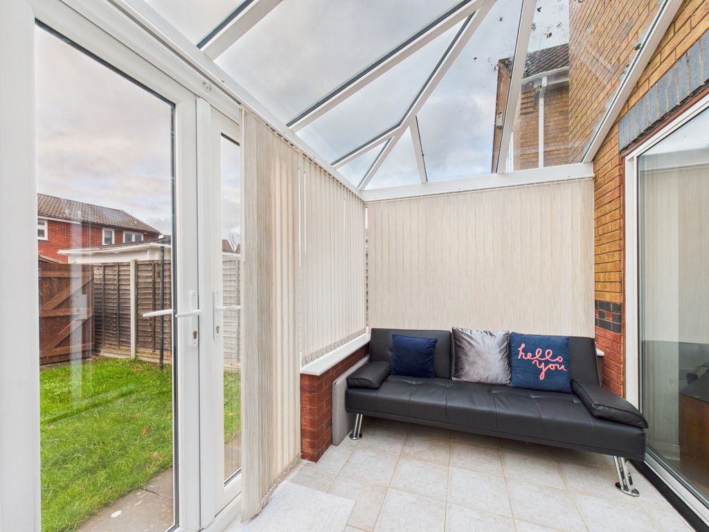 Property photo 3 of 7 Conservatory