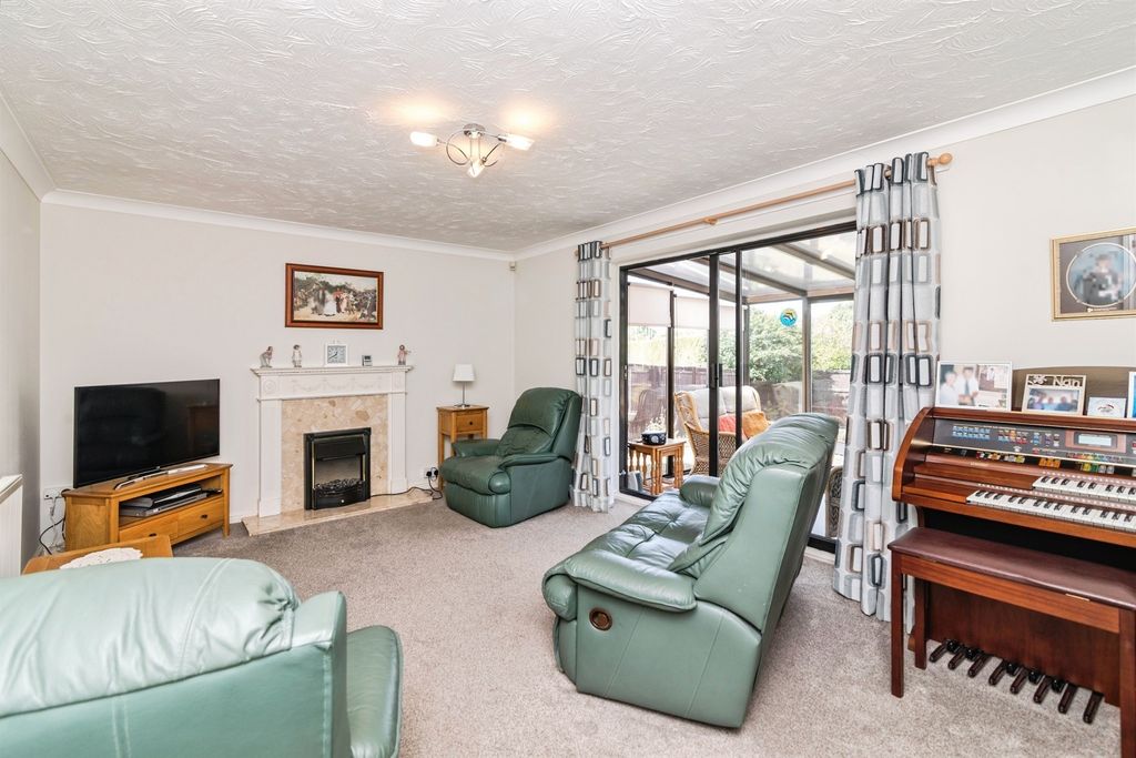 Property photo 3 of 18