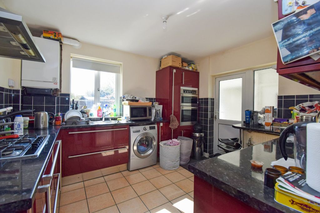 Property photo 3 of 13 Kitchen