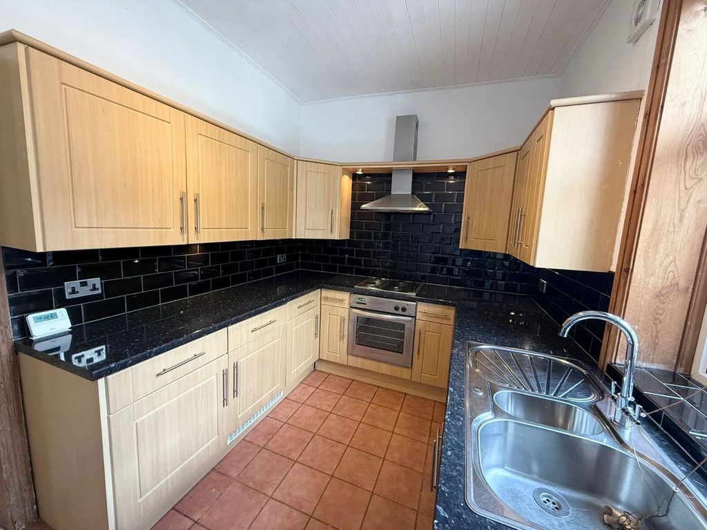 Property photo 3 of 7 Picture No. 28