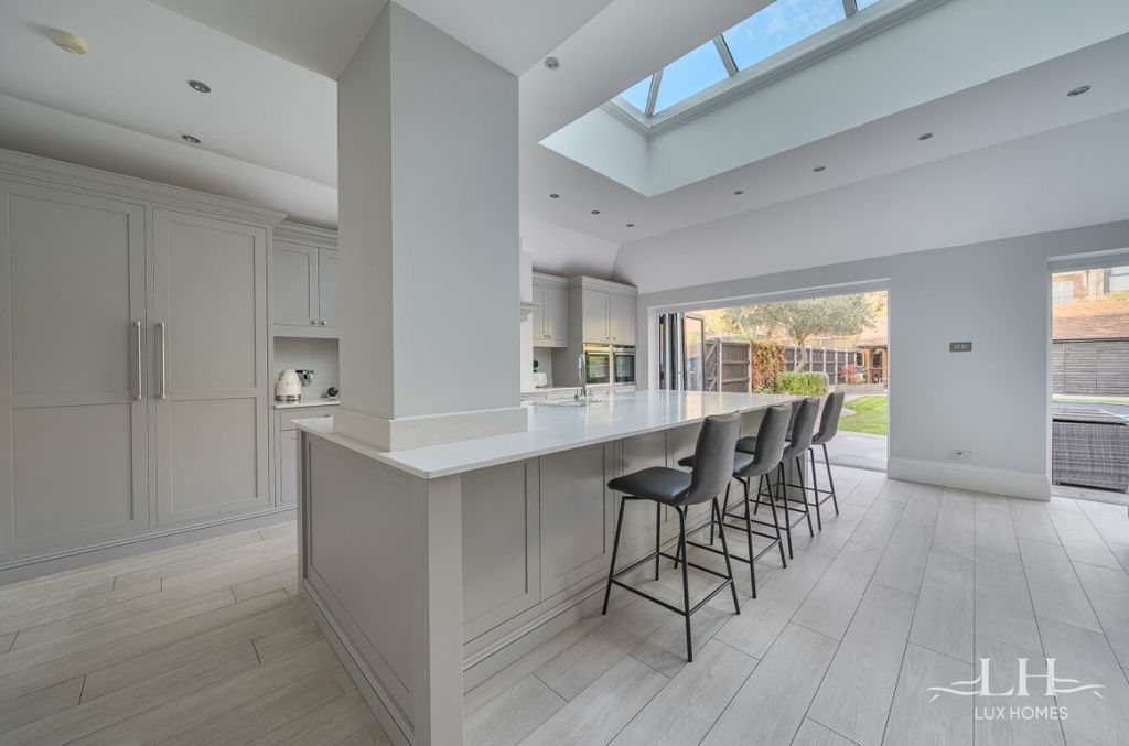 Property photo 3 of 22