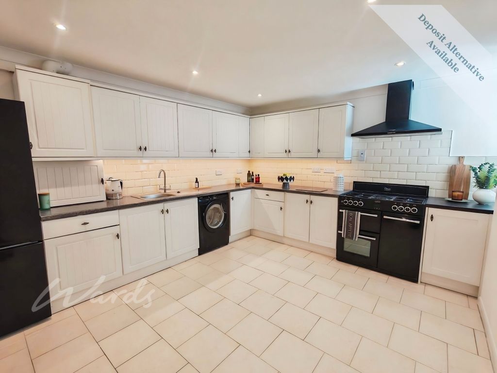 Property photo 2 of 9 Kitchen