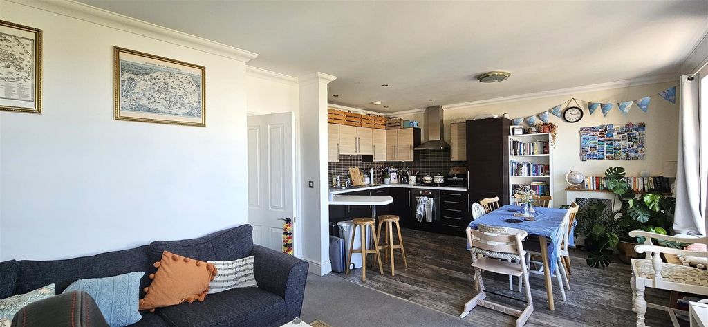 Property photo 2 of 12 9.Jpg