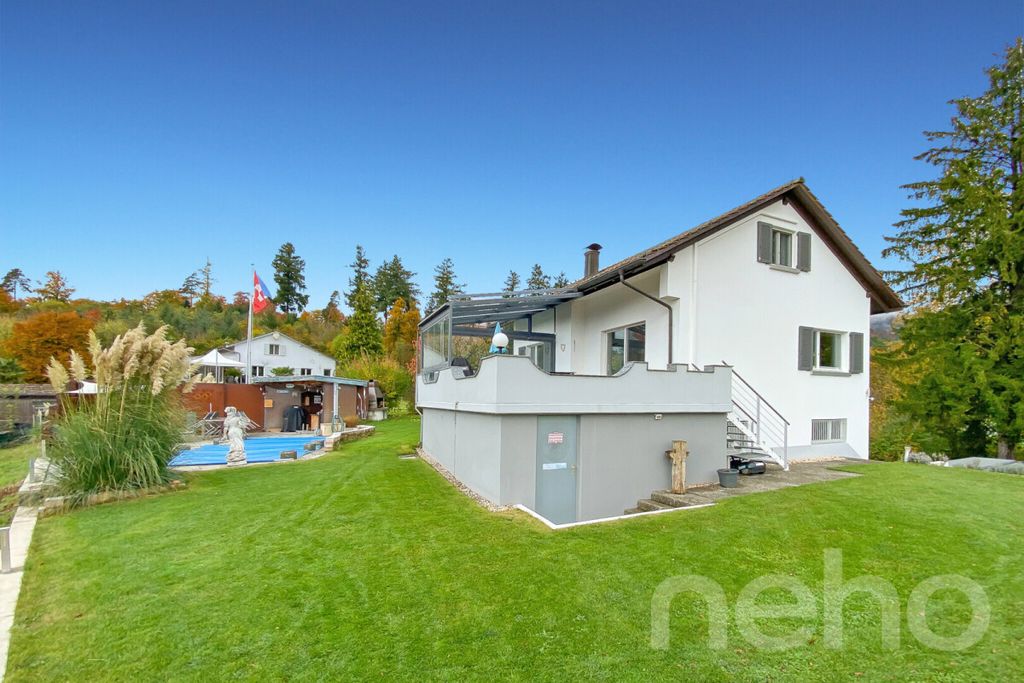 Property photo 2 of 13