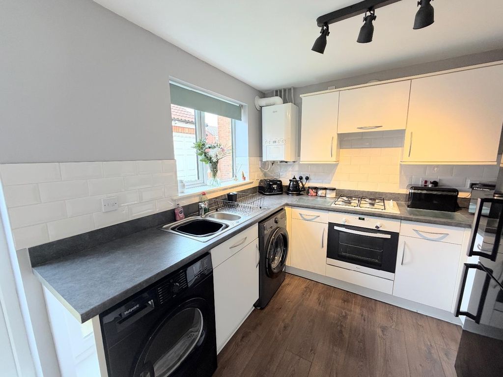 Property photo 3 of 13 Kitchen