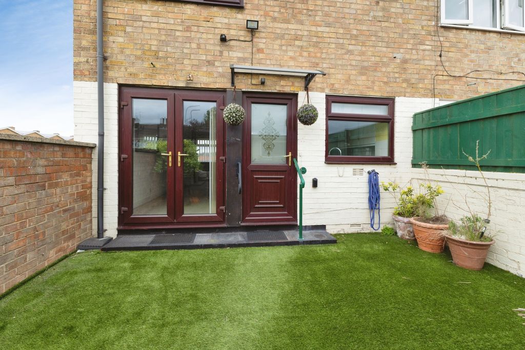 Property photo 3 of 14