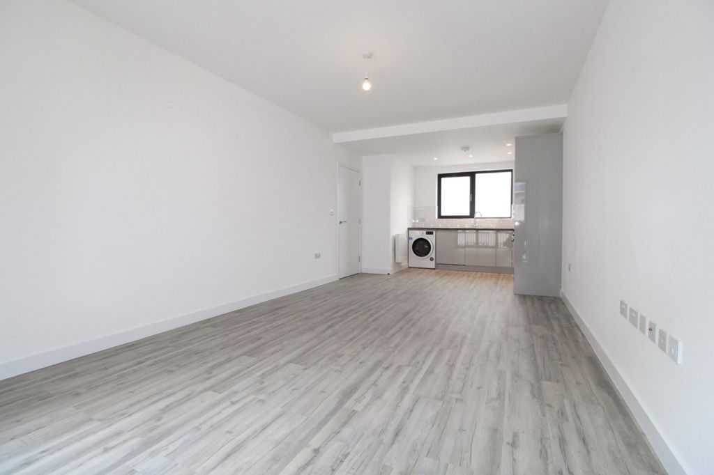 Property photo 3 of 12 Gallery