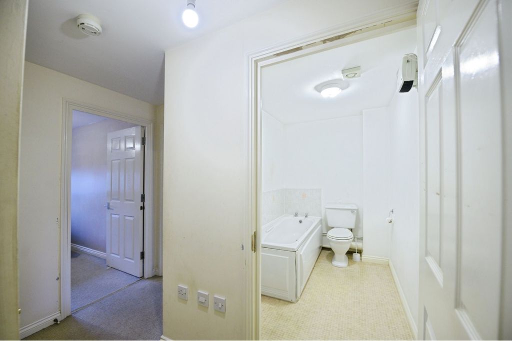 Property photo 3 of 10