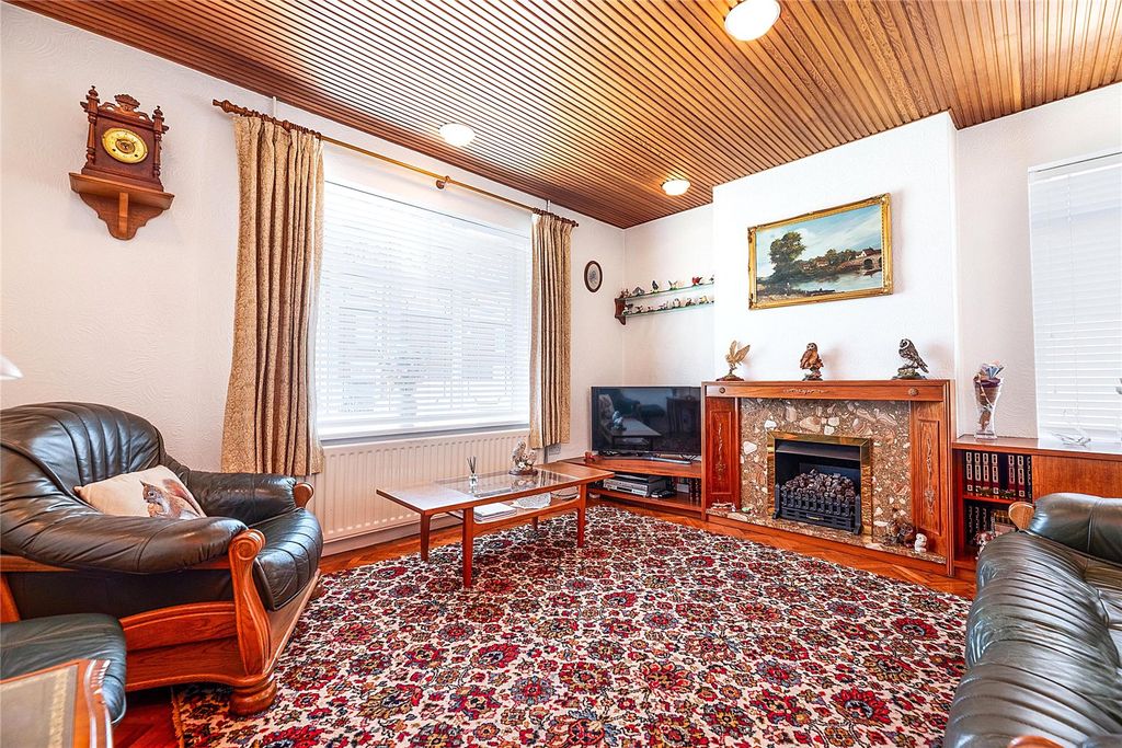 Property photo 2 of 43 Picture No. 20