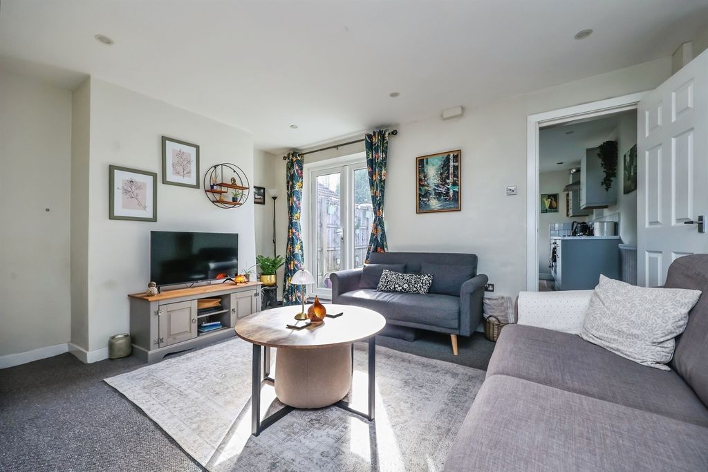 Property photo 2 of 19