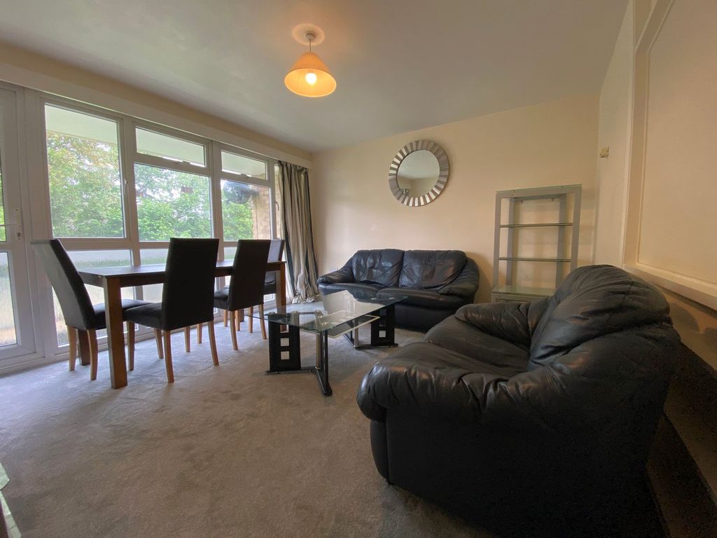 Property photo 1 of 4 Lounge