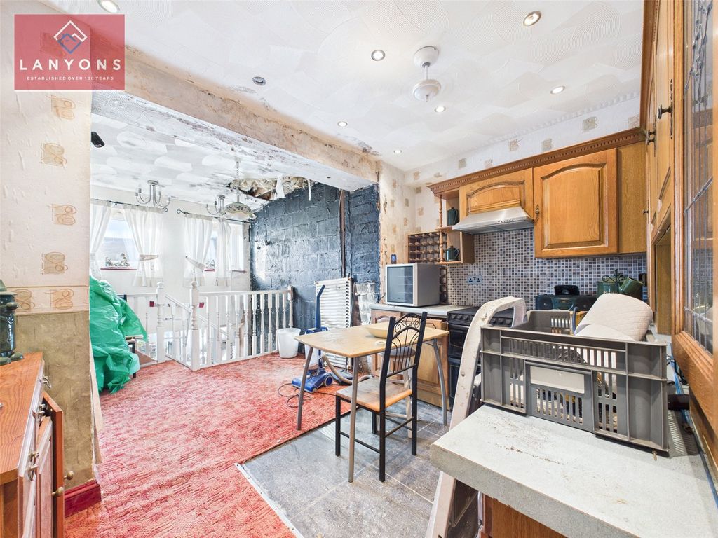 Property photo 3 of 12 Picture No. 04