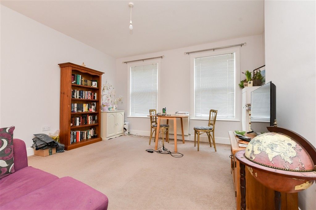 Property photo 2 of 9 Lounge/Diner