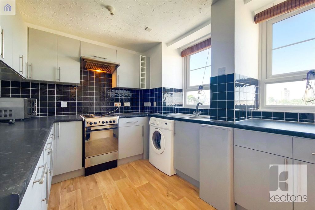 Property photo 2 of 12 Kitchen