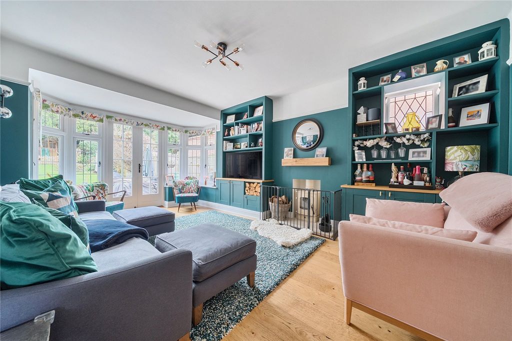 Property photo 2 of 9 Living Room