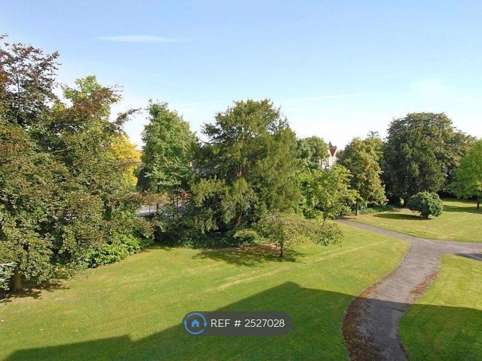 Property photo 3 of 24