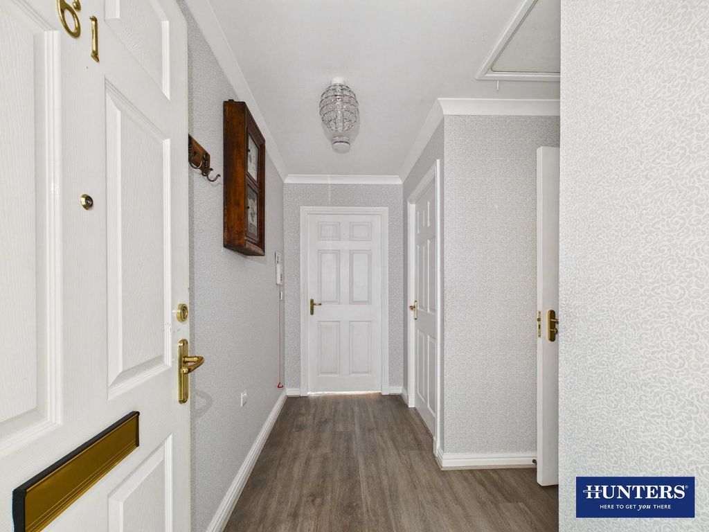Property photo 2 of 22 Entrance Hall