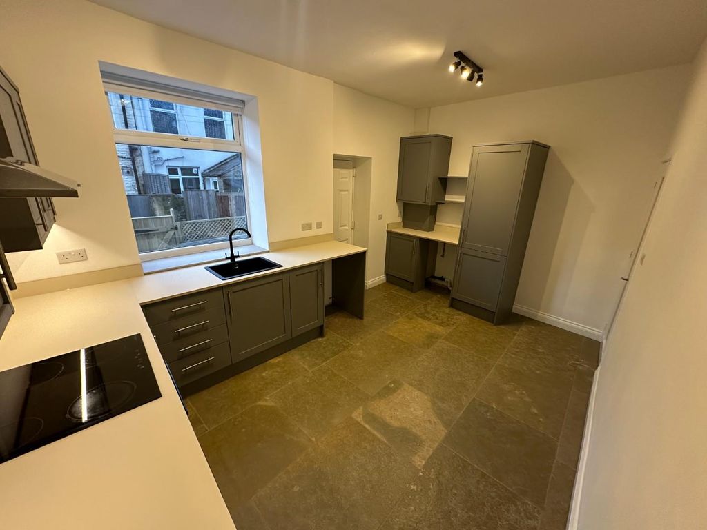 Property photo 3 of 10 Image00013.Jpeg