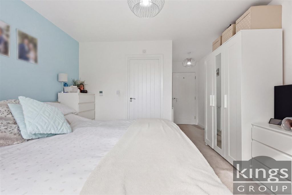 Additional image 11 of 3 bed flat for saleNorth Square, Newhall, Harlow CM17