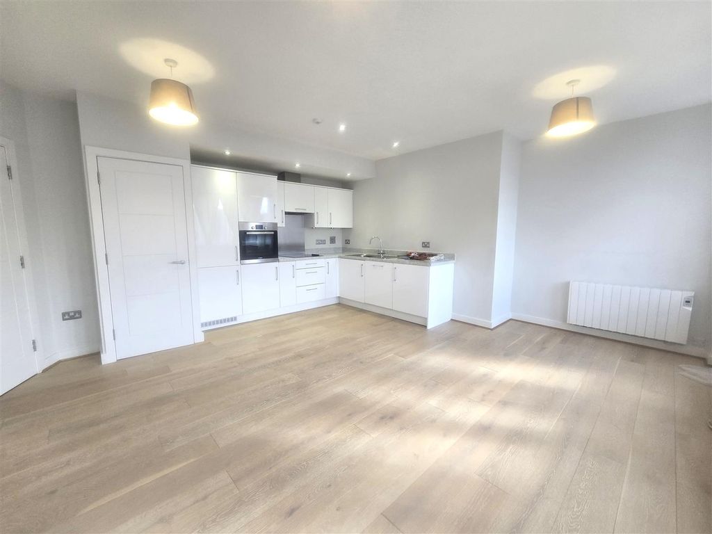 Property photo 2 of 6 1000080359.Jpg