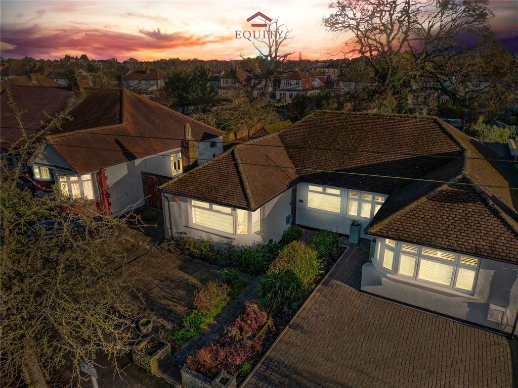 Property photo 1 of 31 Picture No. 06