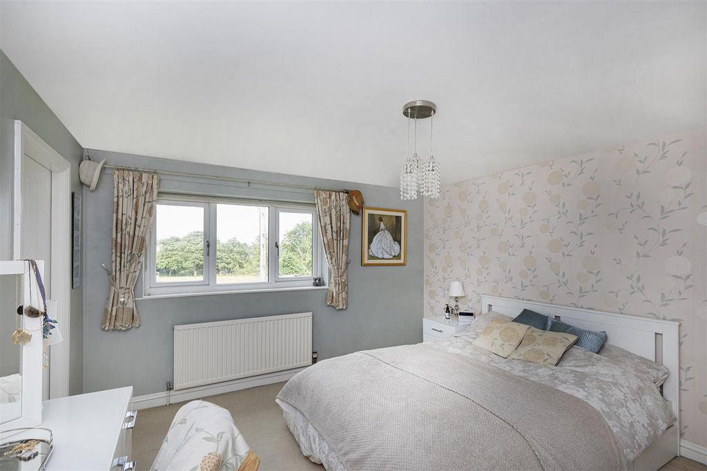 Property photo 3 of 59